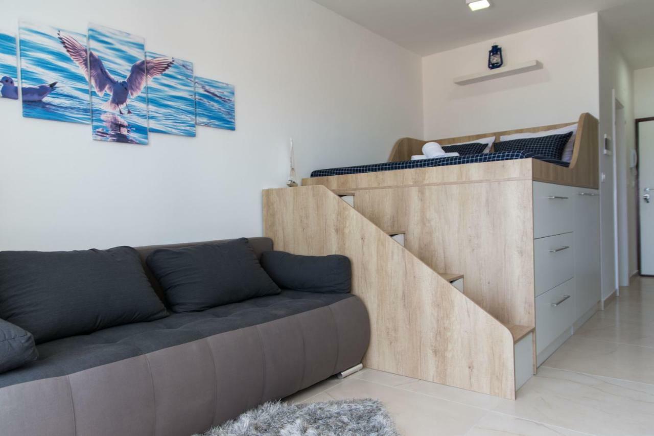 Apartment Quarko Kaštela エクステリア 写真