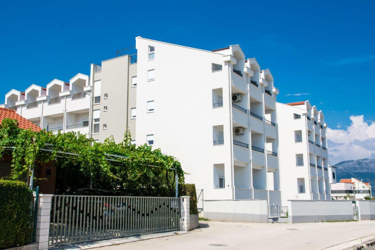 Apartment Quarko Kaštela エクステリア 写真