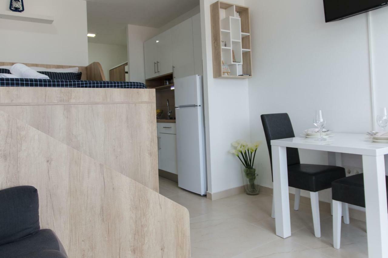 Apartment Quarko Kaštela エクステリア 写真